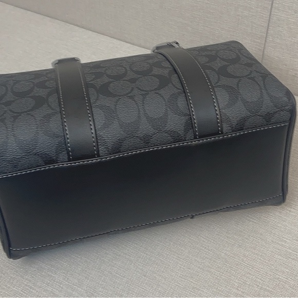 Coach Venturer Duffle 27 In Signature Canvas - Picture 8 of 9